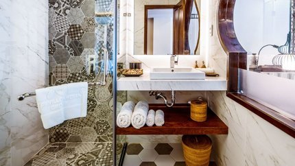 Phòng vệ sinh đầy đủ tiện nghi và hiện đại