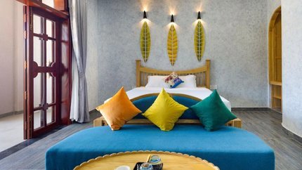Phòng được trang trí màu sắc độc đáo