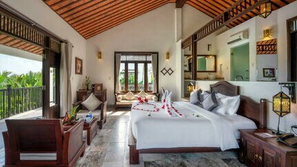 Palm View Villa room