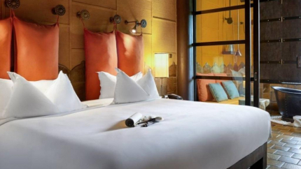 Phòng Deluxe Village view tại Legacy Yên Tử - MGallery 5 sao