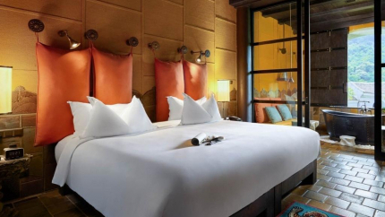 Phòng Deluxe hướng núi tại Legacy Yên Tử - MGallery 5 sao