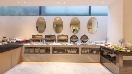 Quầy buffet sáng đa dạng