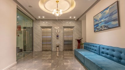 Thang máy hiện đại