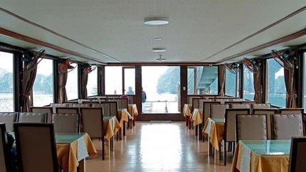 Nhà hàng bên trong khách sạn