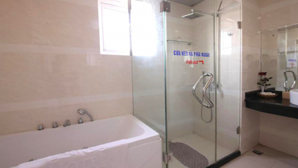 Phòng tắm Apartment tại Level Hải Phòng Hotel