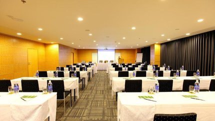 Phòng hội nghi và sự kiện rộng lớn