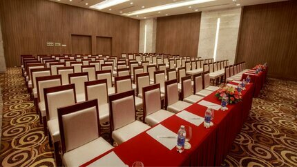 Phòng họp rộng rãi