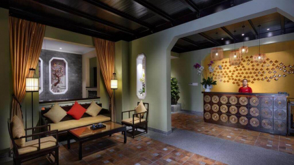 Quầy lễ tân Little Riverside Hội An