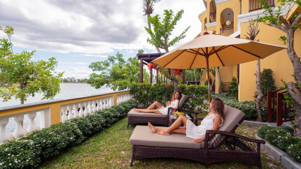 Khuôn viên Little Riverside Hội An