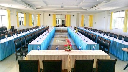 Phòng hội nghị rộng lớn