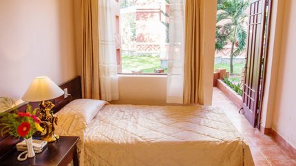 Senior Deluxe Triple