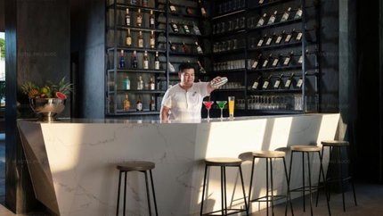 Quầy mini bar đa dạng đồ uống