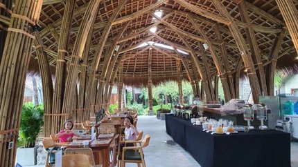 Nhà hàng sang trọng, đa dạng ẩm thực