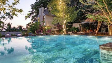 Hồ bơi rộng rãi