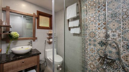 Phòng tắm phòng deluxe