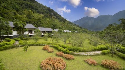 Khuôn viên vườn đào