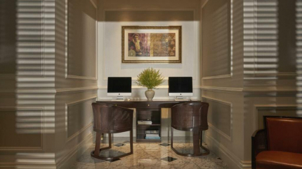 Khu Vực Sử Dụng Máy Tính