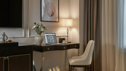 Bàn làm việc trong phòng