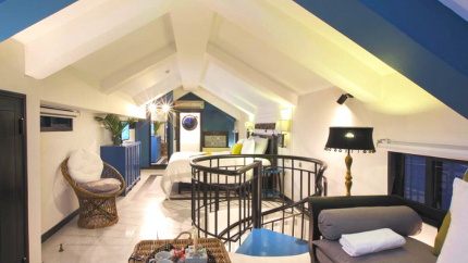 Phòng Deluxe Family Balcony Pool View khách sạn 4* Maison Vy