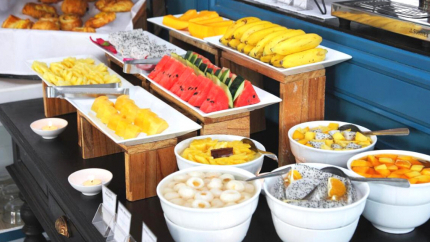 Quầy Buffet tại Maison Vy Hotel Hoian