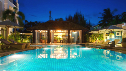 Hồ bơi khách sạn Maison Vy Hội An