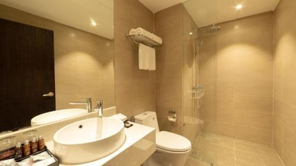 Phòng tắm đứng thiết kế tinh tế