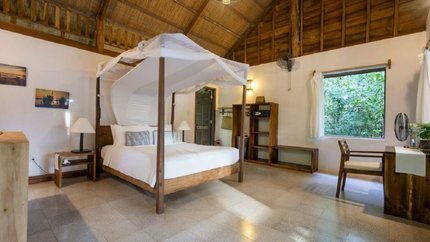 Deluxe Private Garden Plantation Bungalow