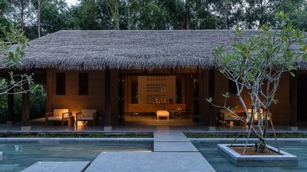 Sảnh chờ và quầy lễ tân resort