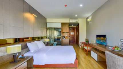 Double King Pool View