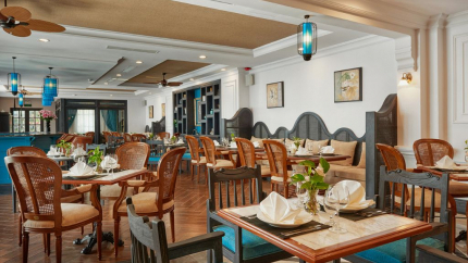 Nhà hàng tại khách sạn Manoir Des Arts