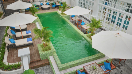 Hồ bơi tại Manoir Des Arts Hotel Hải Phòng 4*