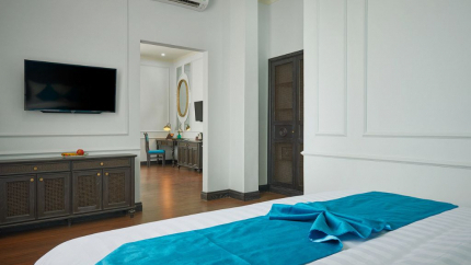 Phòng Suite tại Manoir Des Arts Hotel Hải Phòng