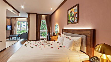 Phòng Suite Senior tại khách sạn 4* Marigold