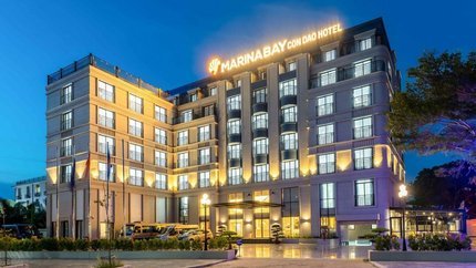 Marina Bay Côn Đảo Hotel vào ban đêm