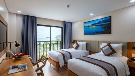 Deluxe Mountain View