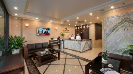 Lễ Tân Khách Sạn Marina