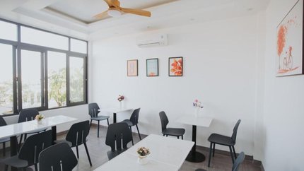 Không gian nhà hàng ăn sáng