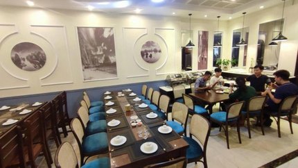 Nhà hàng ngay trong khách sạn