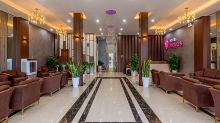 Sảnh và quầy lễ tân khách sạn