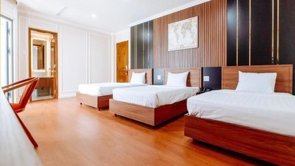 Phòng với 3 giường đơn, không gian dễ chịu