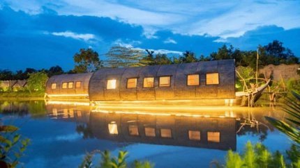 Mekong Silt Ecolodge khi lên đèn