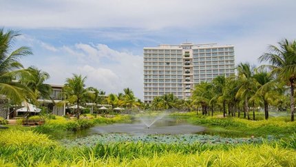 Melia Ho Tram Beach Resort từ xa