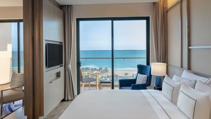 Phòng được cung cấp đầy đủ các thiết bị tiện nghi