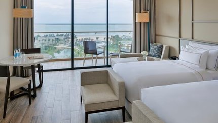 Phòng Deluxe với cửa kính lớn