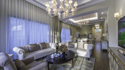 Phòng khách được bài trí sang trọng