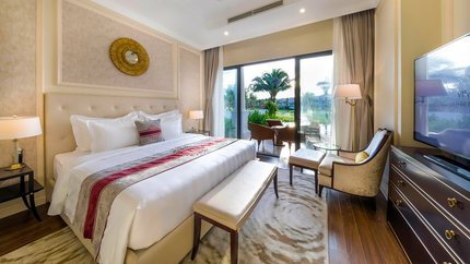 Phòng ngủ hướng vườn đầy đủ tiện nghi