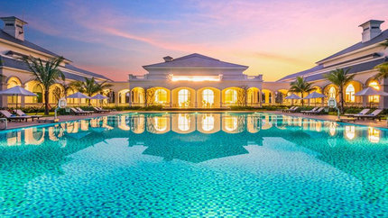 Bể bơi ngoài trời Melia Vinpearl Cửa Sót