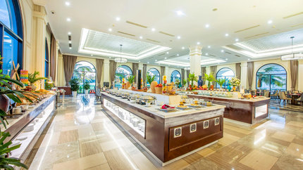 Quầy line buffet đa dạng tại nhà hàng
