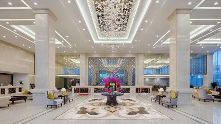 Sảnh khách sạn rộng rãi
