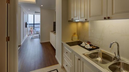 Khu bếp tại phòng Grand Premium